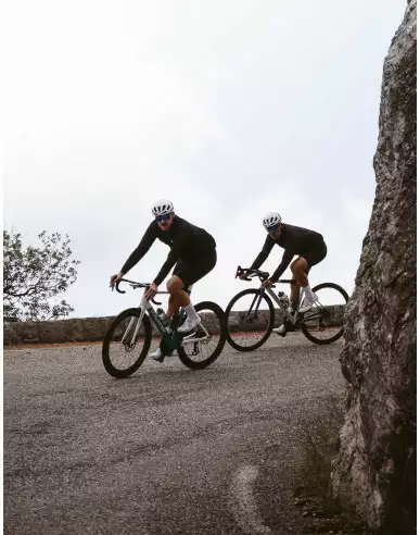 Men's windproof & showerproof jacket...